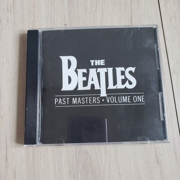 The Beatles Past Masters Volume One Audio CD Albumn 1988 - Picture 1 of 4